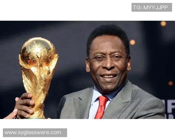 全球足球明星排名前三的传奇球员及其辉煌成就解析