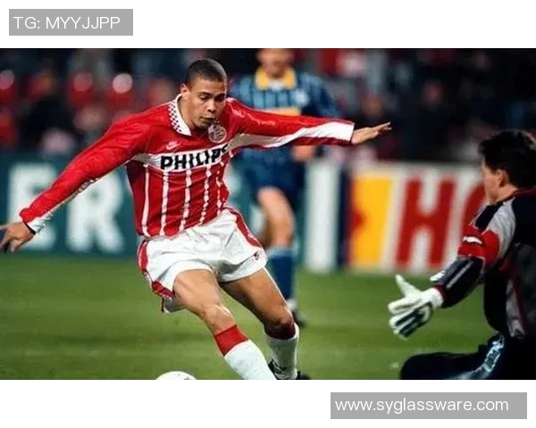 全球顶尖足球明星排行榜揭晓谁将登顶荣耀之巅